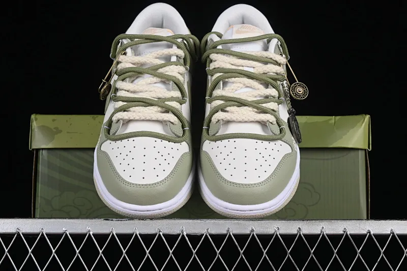 All categories Nk SB Dunk series Nk SB Dunk Low low-top sneakers Nk Dunk Low tea gift box Chinese style palace Longjing tea beige green SB strap low-top casual sneakers DV0831-003